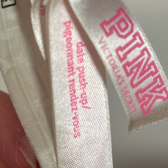 VS PINK The Date Push-Up Bra - Picture 5 of 6